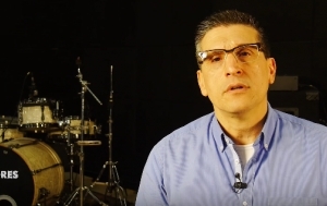 Vocalista da Banda Resgate, Pr. Z Bruno dispensa os 10% de dzimo na sua igreja